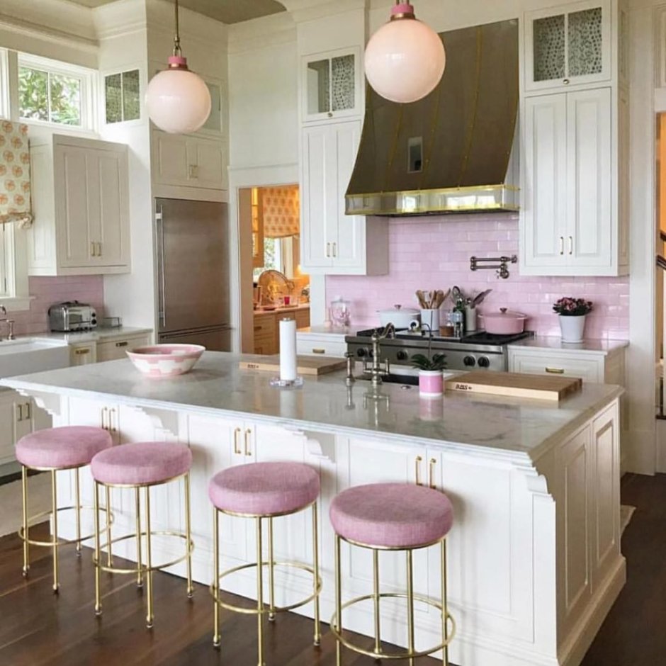 Кухня интерьер пыльно-розовый