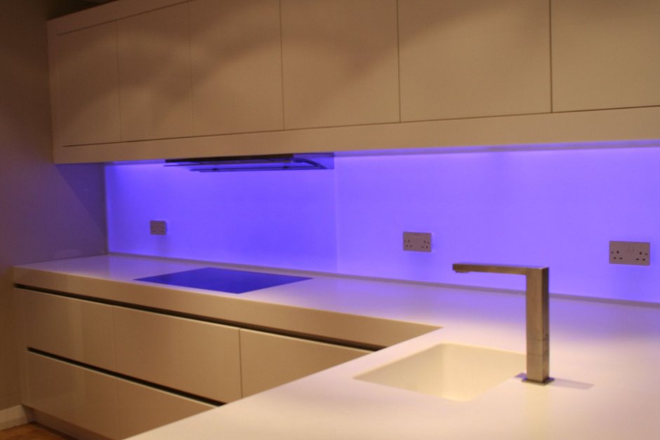 Подсветка на кухню под шкафы светодиодная лента на 220 вольт