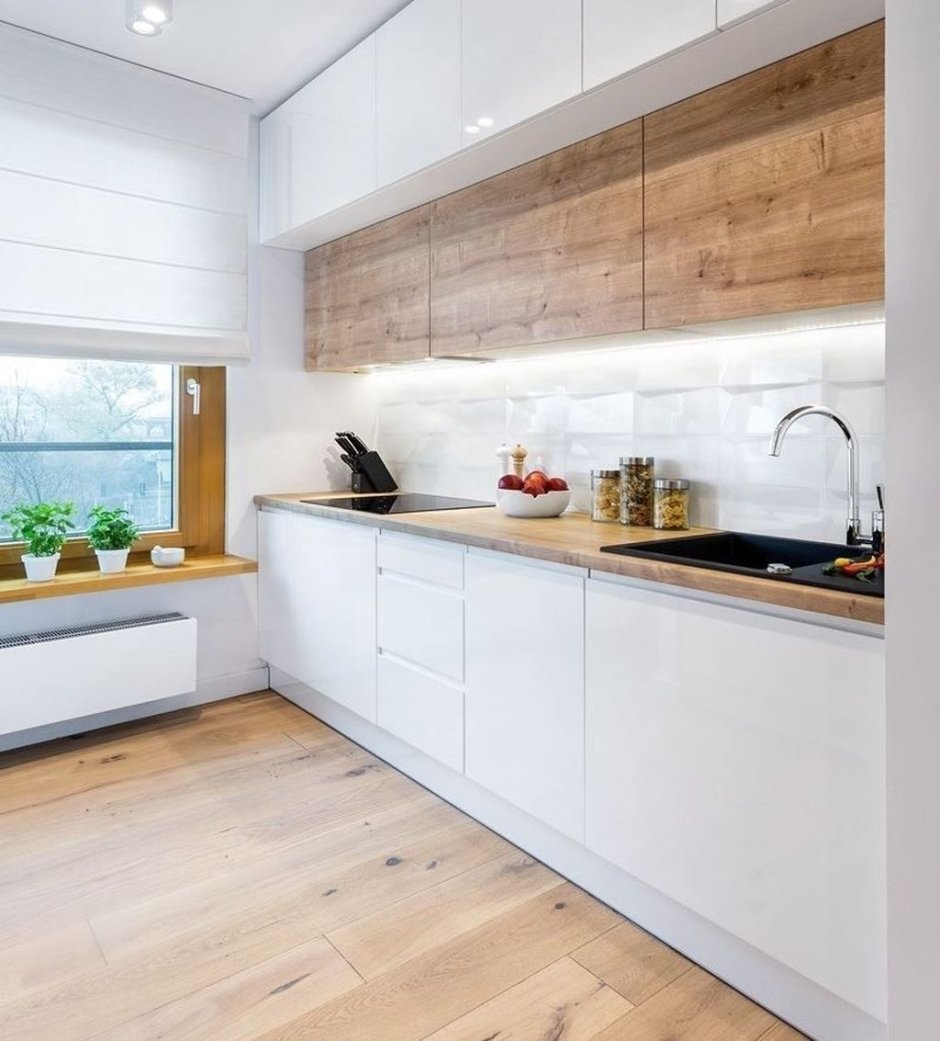 Белая кухня Леда с деревянной столешницей