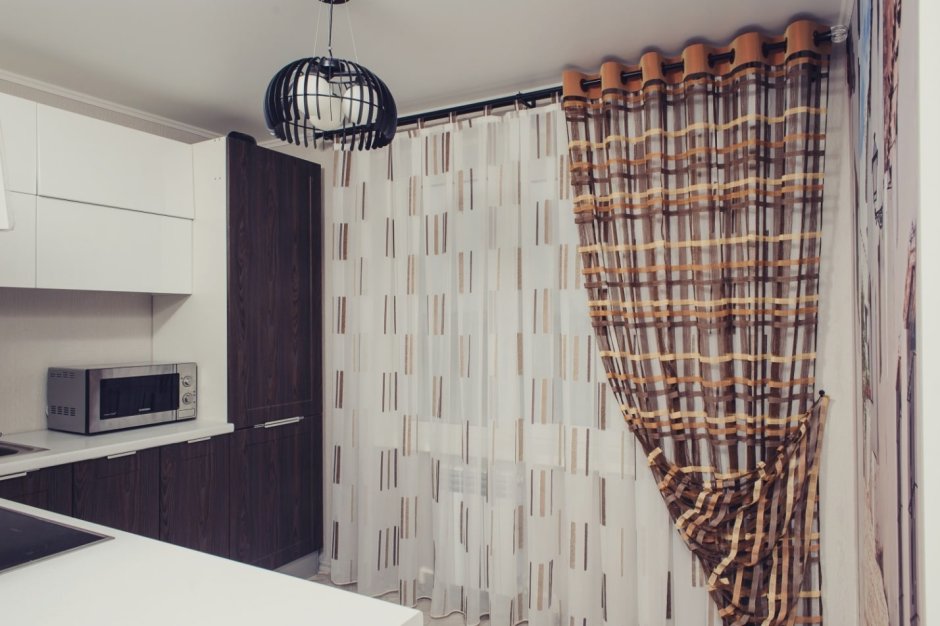 Шторы на кухню черно белые короткие