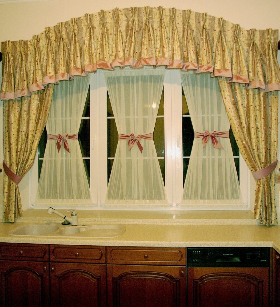 Богатые шторы для кухни