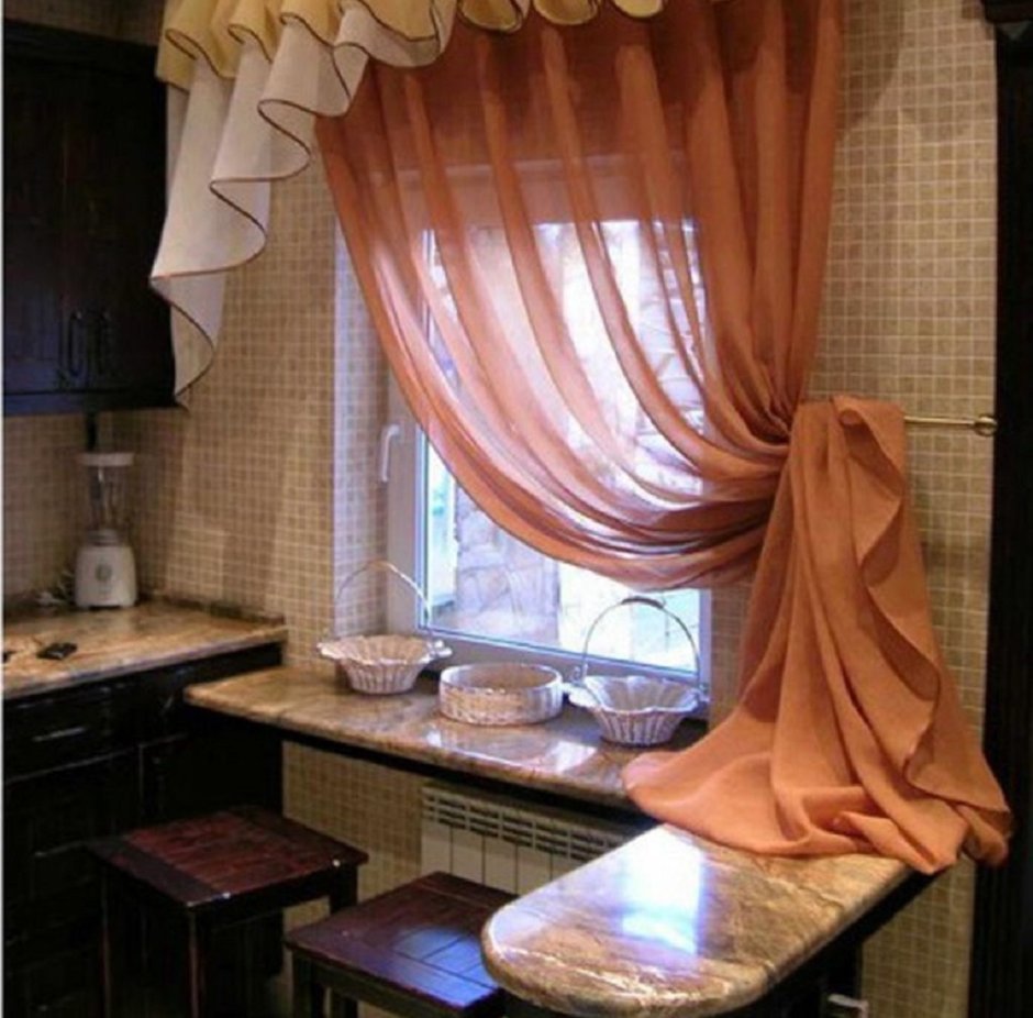 Занавески на кухню короткие