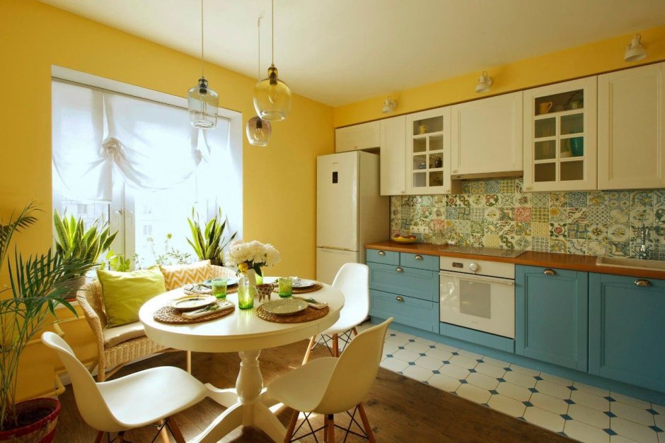 Светло желтые стены на кухне (88 фото)