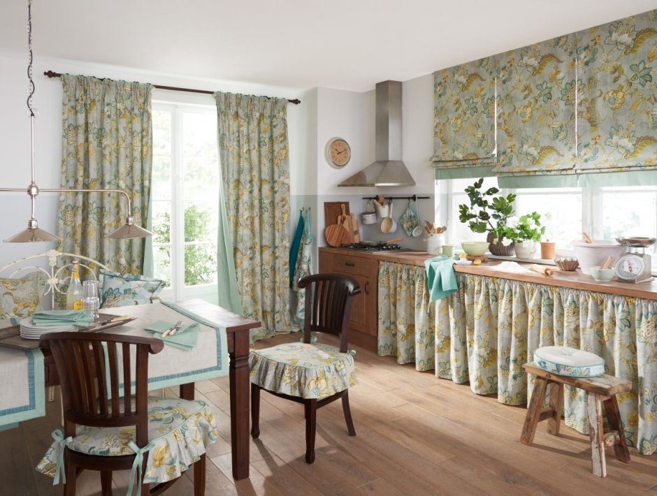Кухня в стиле Прованс синяя текстиль для кухни в интерьере