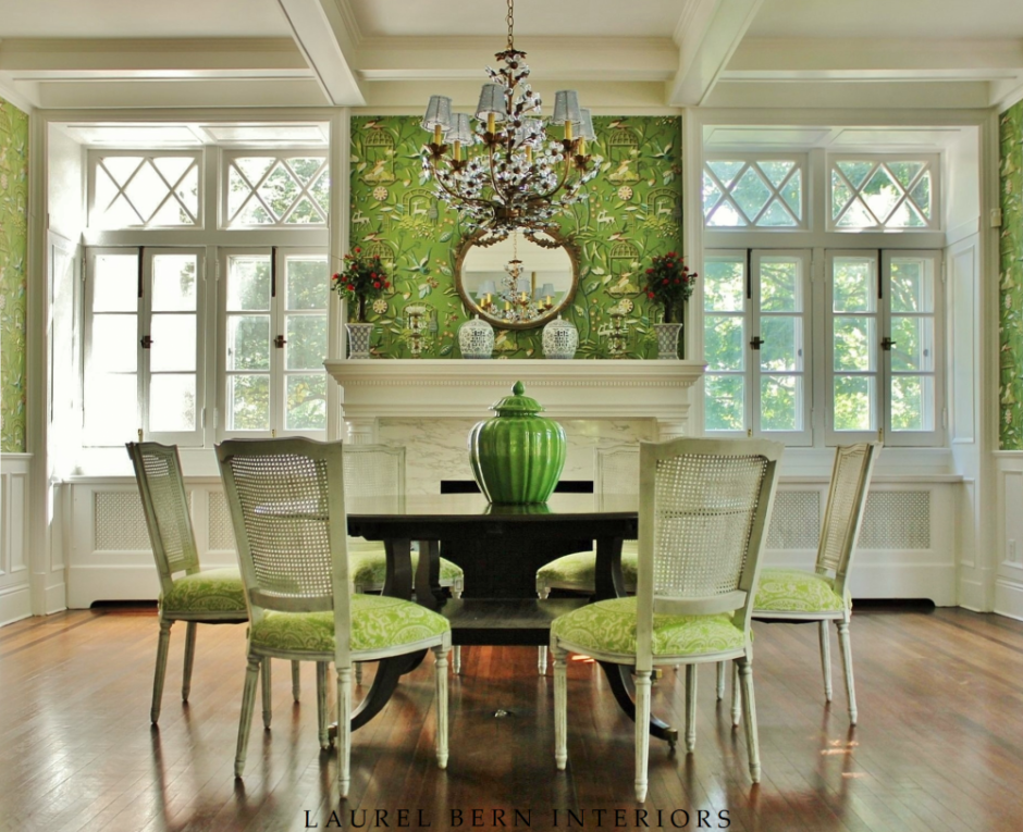 Стол стеклянный кухонный зеленый