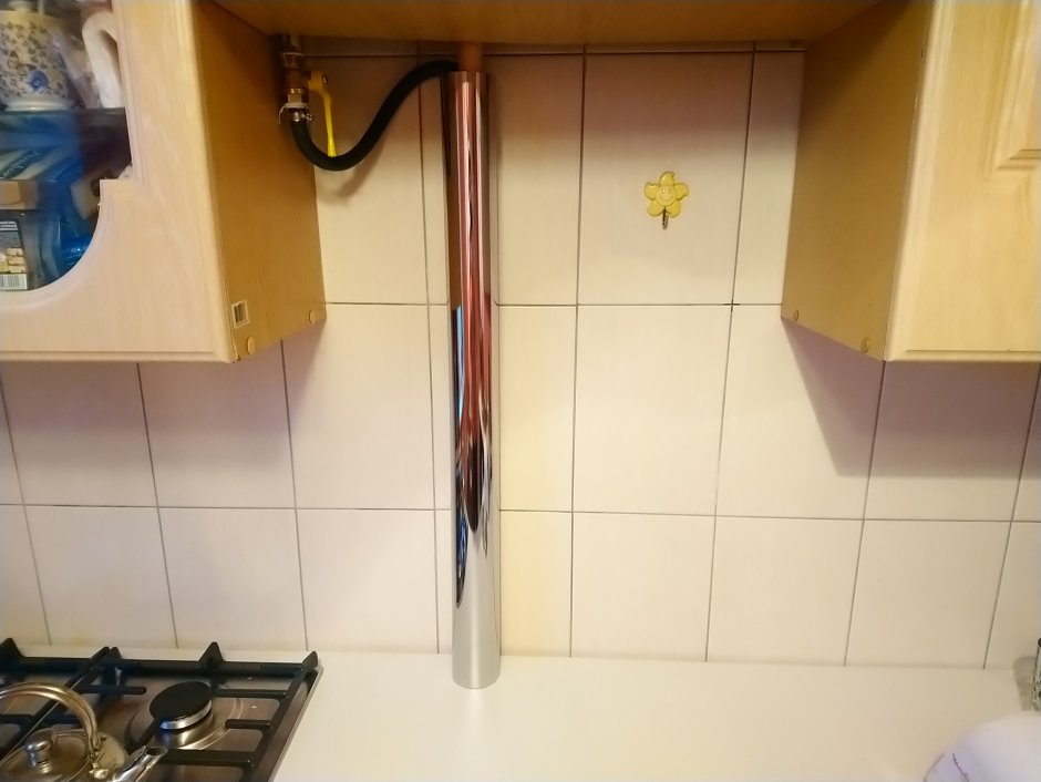Шкаф на кухню скрыть трубы