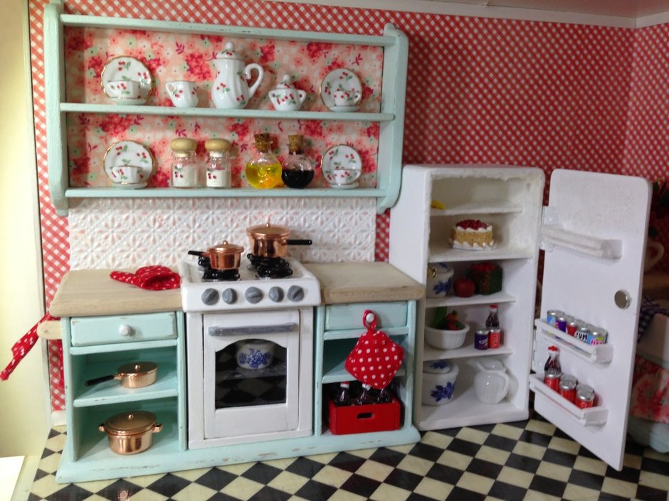 Кухонный гарнитур для кукольного домика