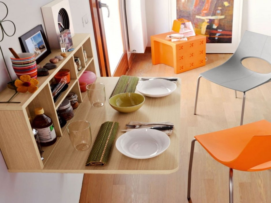Откидной столик на маленькой кухне