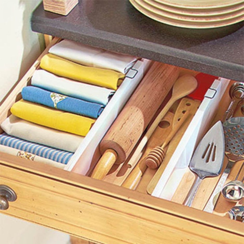 Хранение кухонной утвари в ящиках