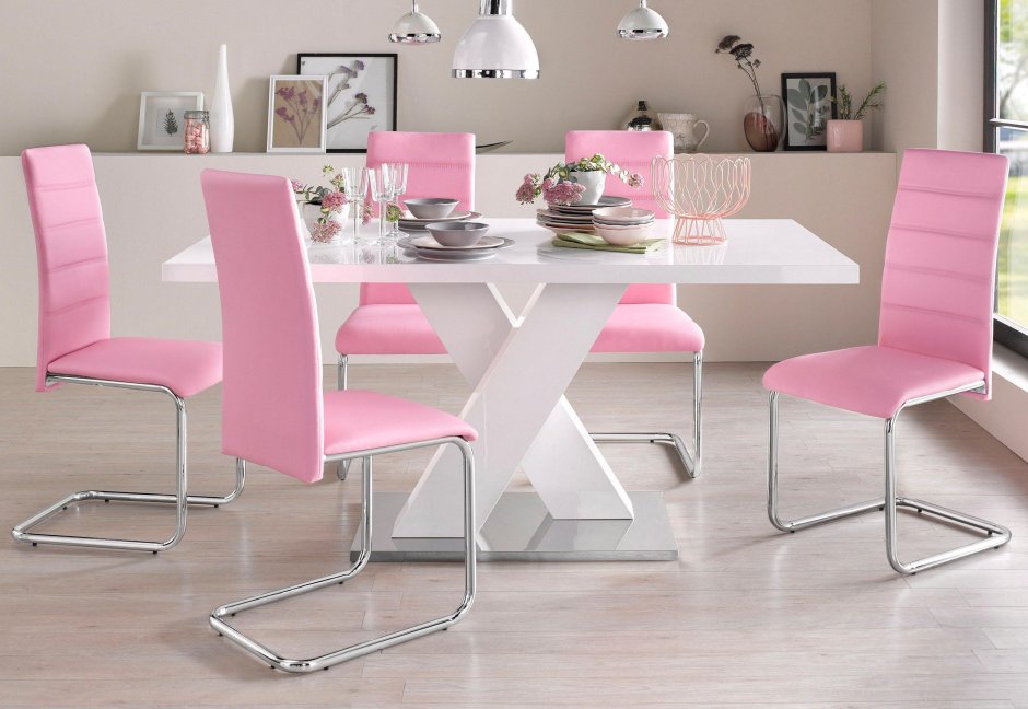 Розовые стулья для кухни