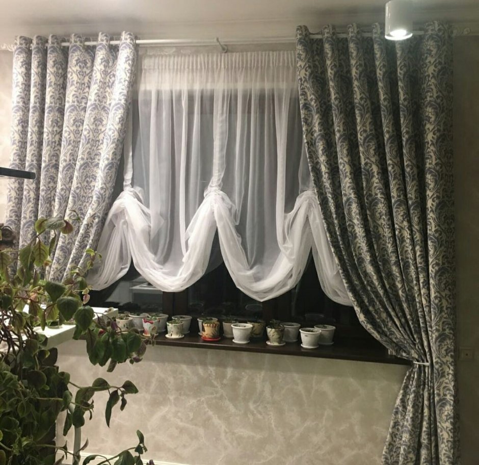 Ламбрекен на кухню черно белый