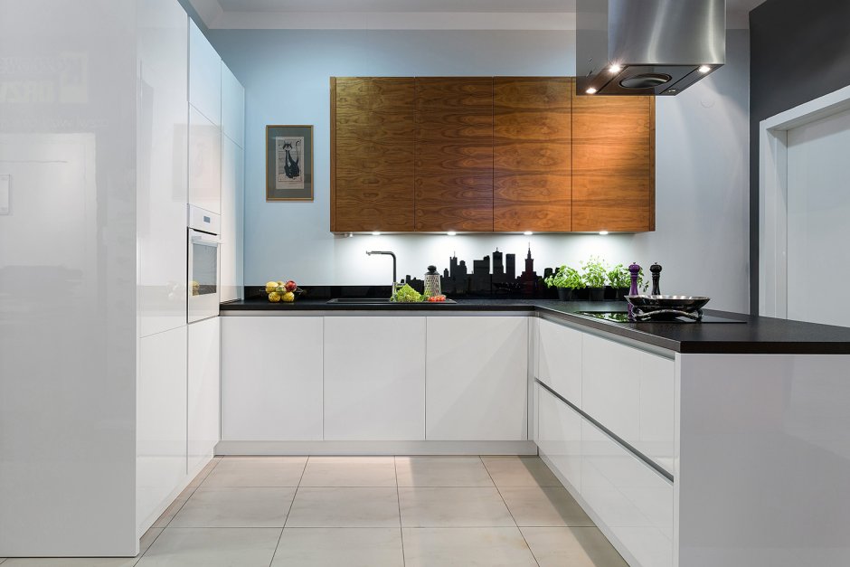 Кухня шпон и белый глянец