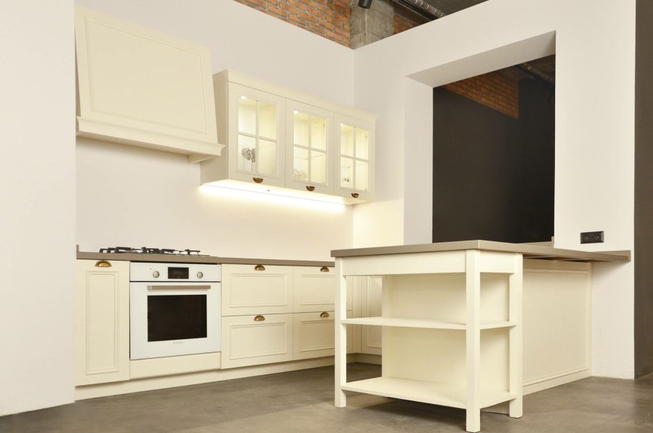 Кухня классика многоуровневая