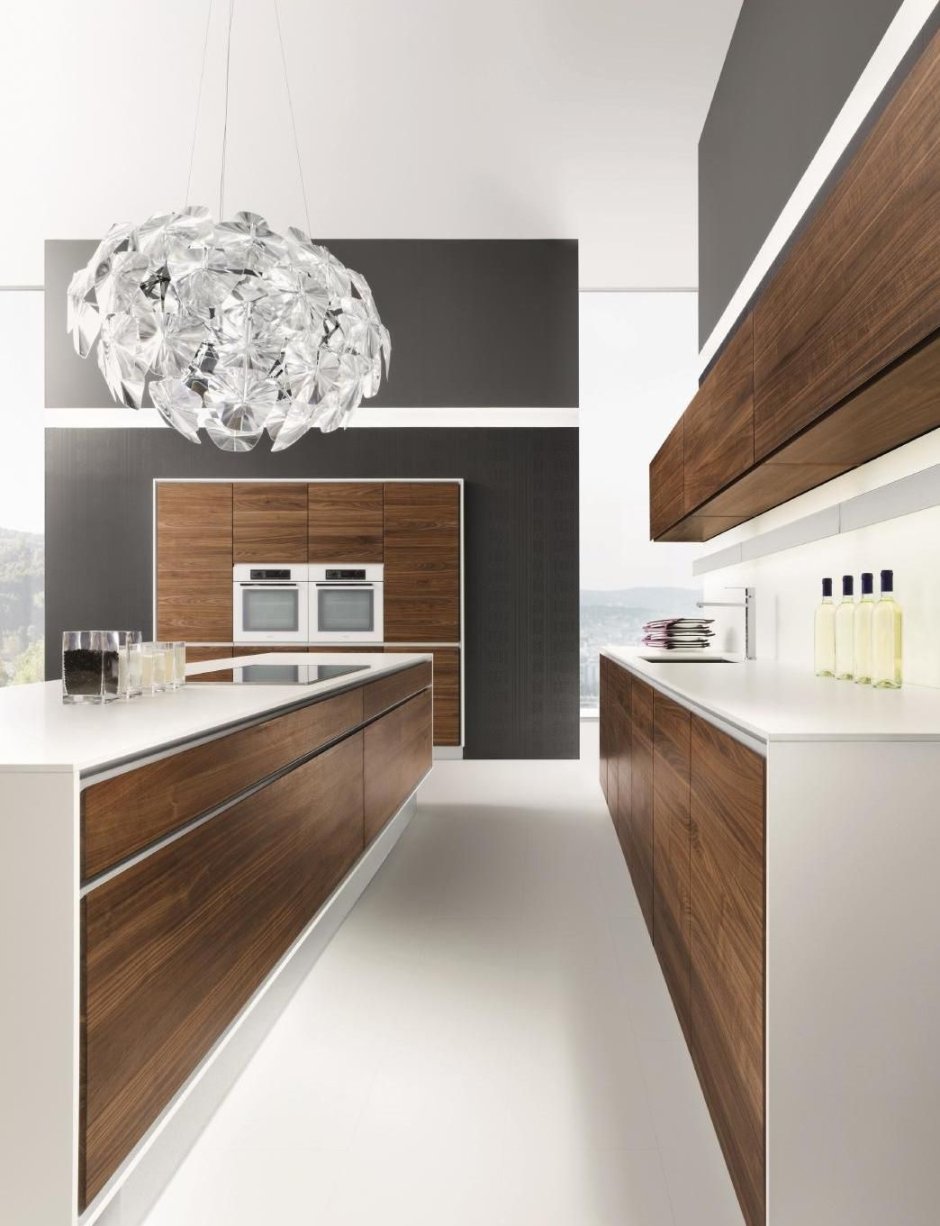 Кухня белая с деревом