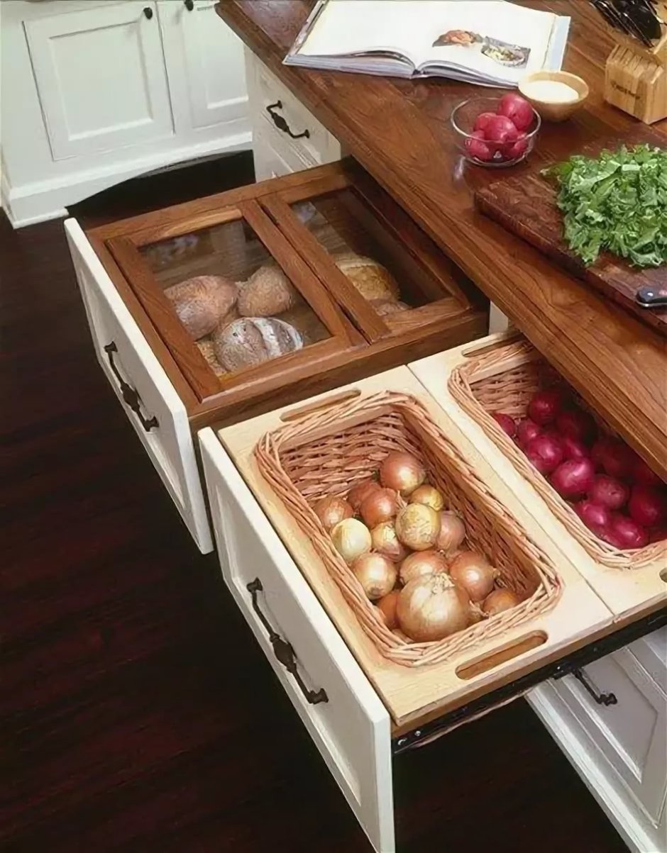 Ящик для хранения овощей на кухне