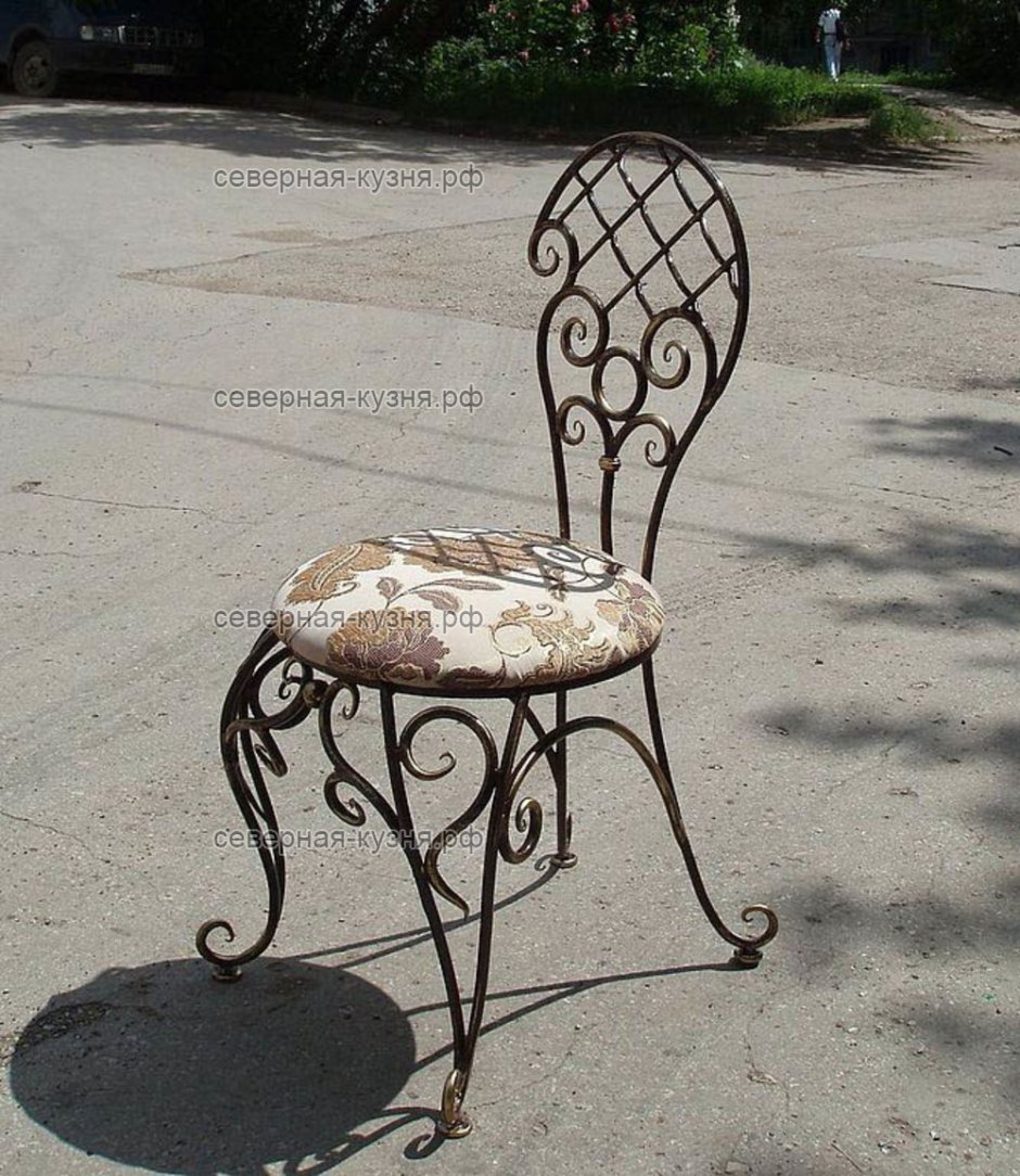Стол и стулья из ковки