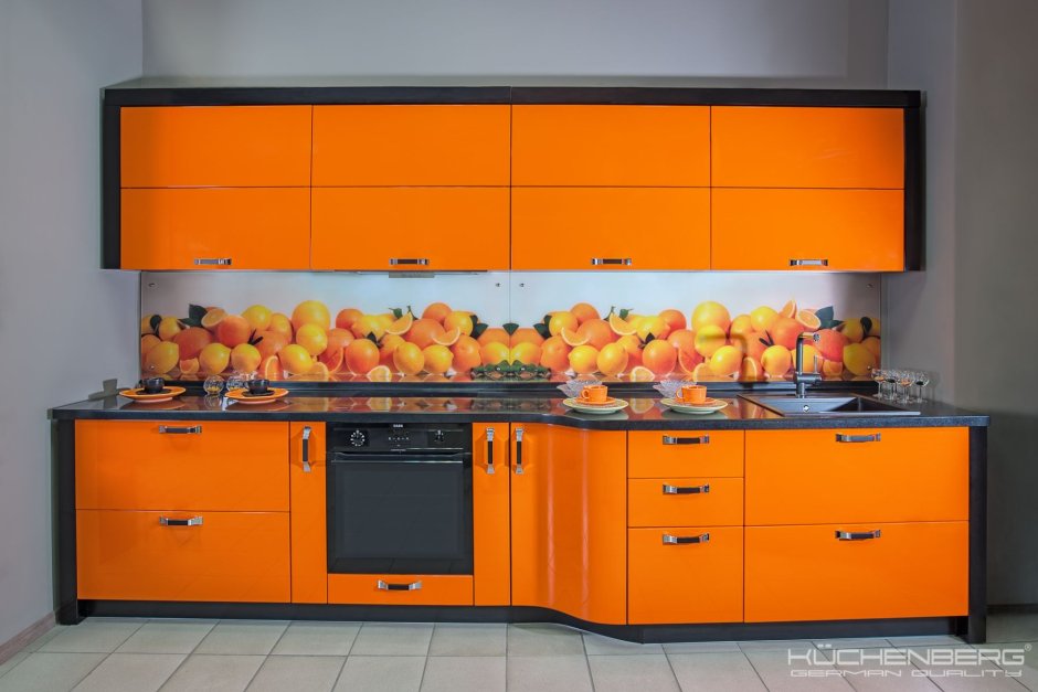 Кухонный гарнитур оранжевый