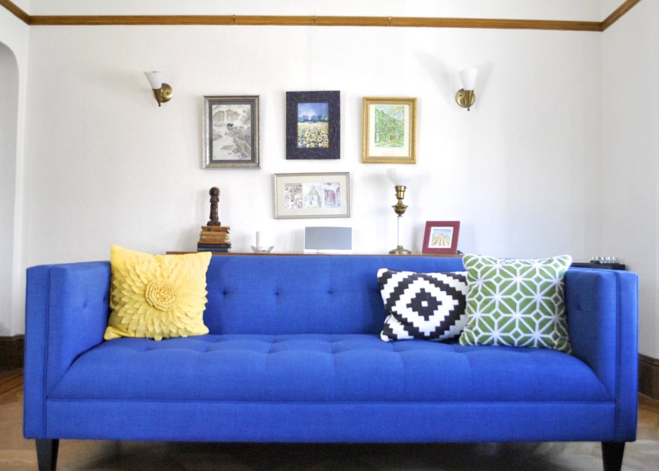 Синий диван в интерьере кухни (72 фото)