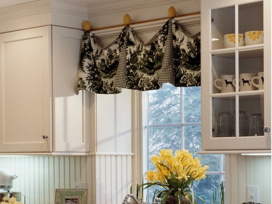 Необычные шторы на кухню