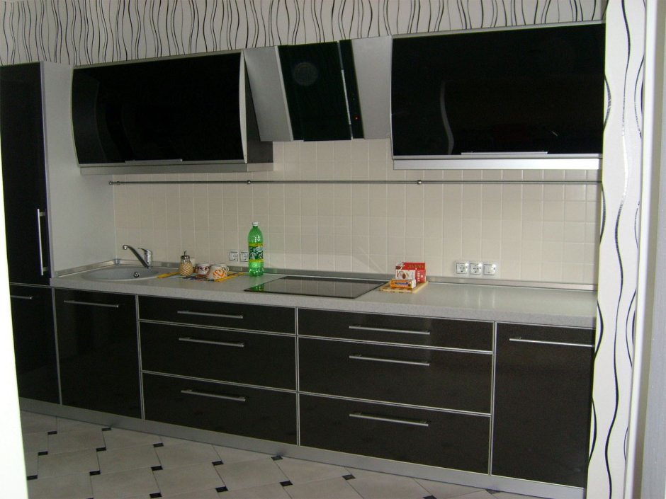 Кухонные фасады в алюминиевой рамке
