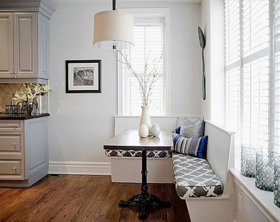 Небольшой столик на балкон