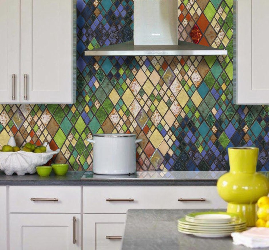 Многоцветная плитка мозаика на кухне