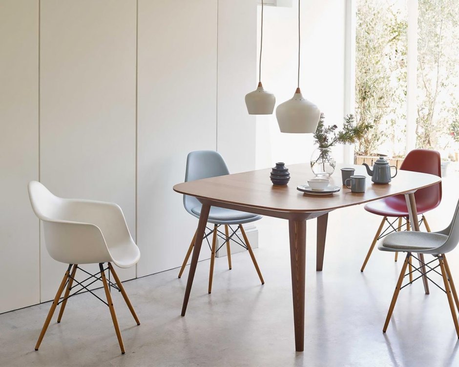 Стул 622 Eames капучино