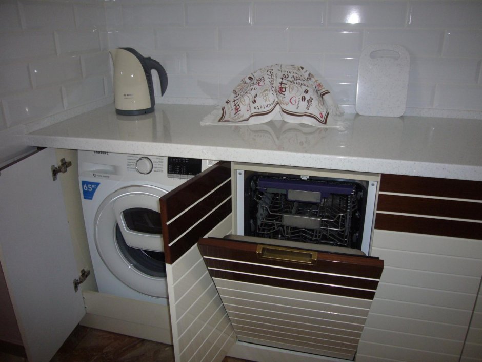 Кухня со встроенной стиральной машиной