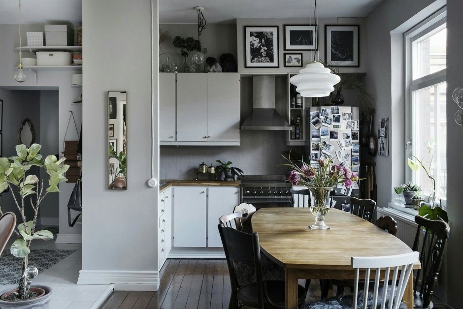 Маленькая белая кухня в парижском стиле (73 фото)