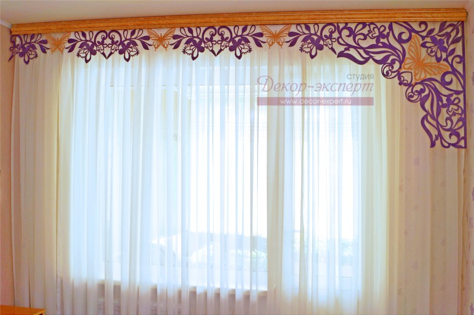 Розовые ажурные шторы в гостиную
