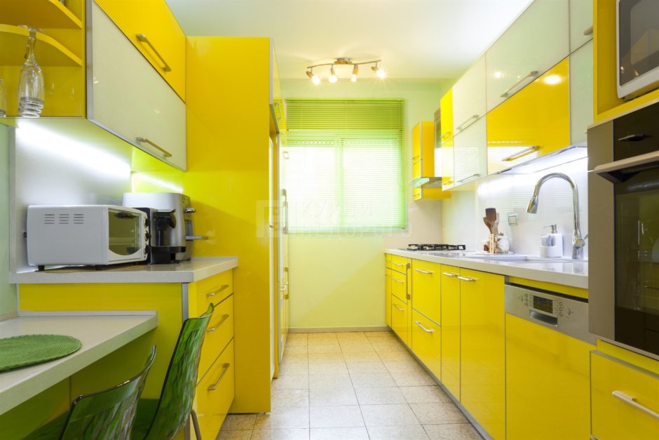 Кухня в желто серых тонах