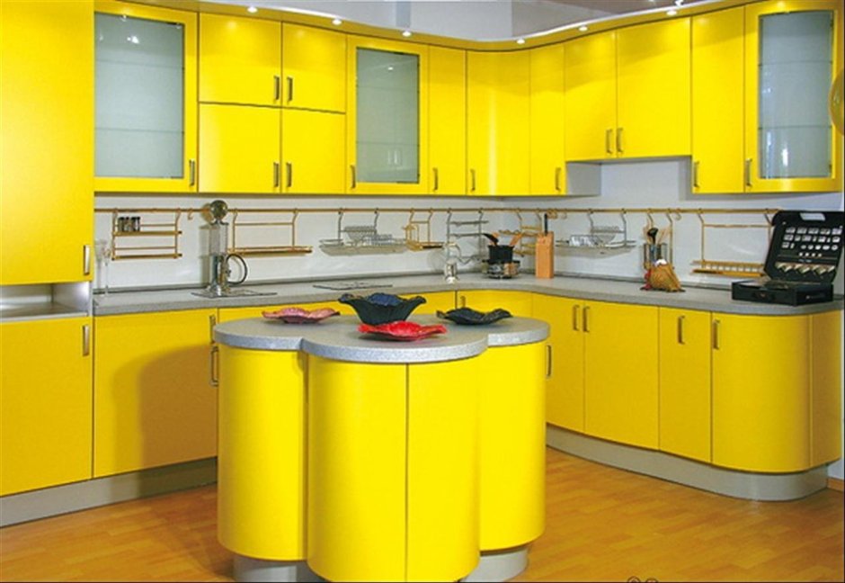 Кухня желтая с белым угловая