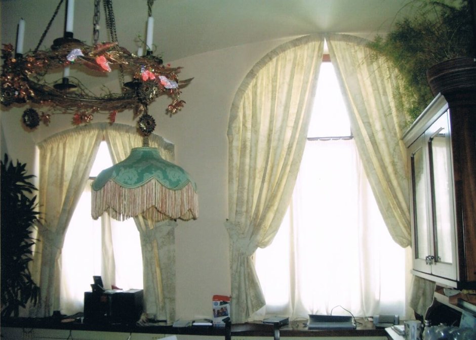 Шторки на кухню короткие