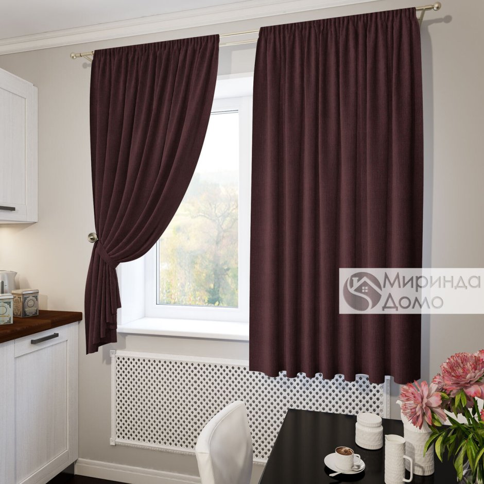 Коричневые шторы с бандо