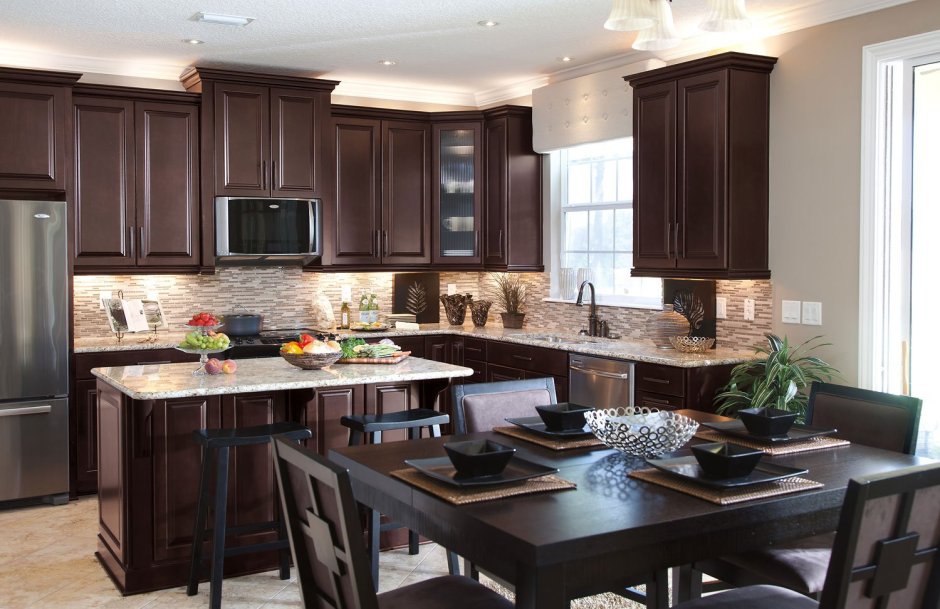 Шторы на кухню с балконом