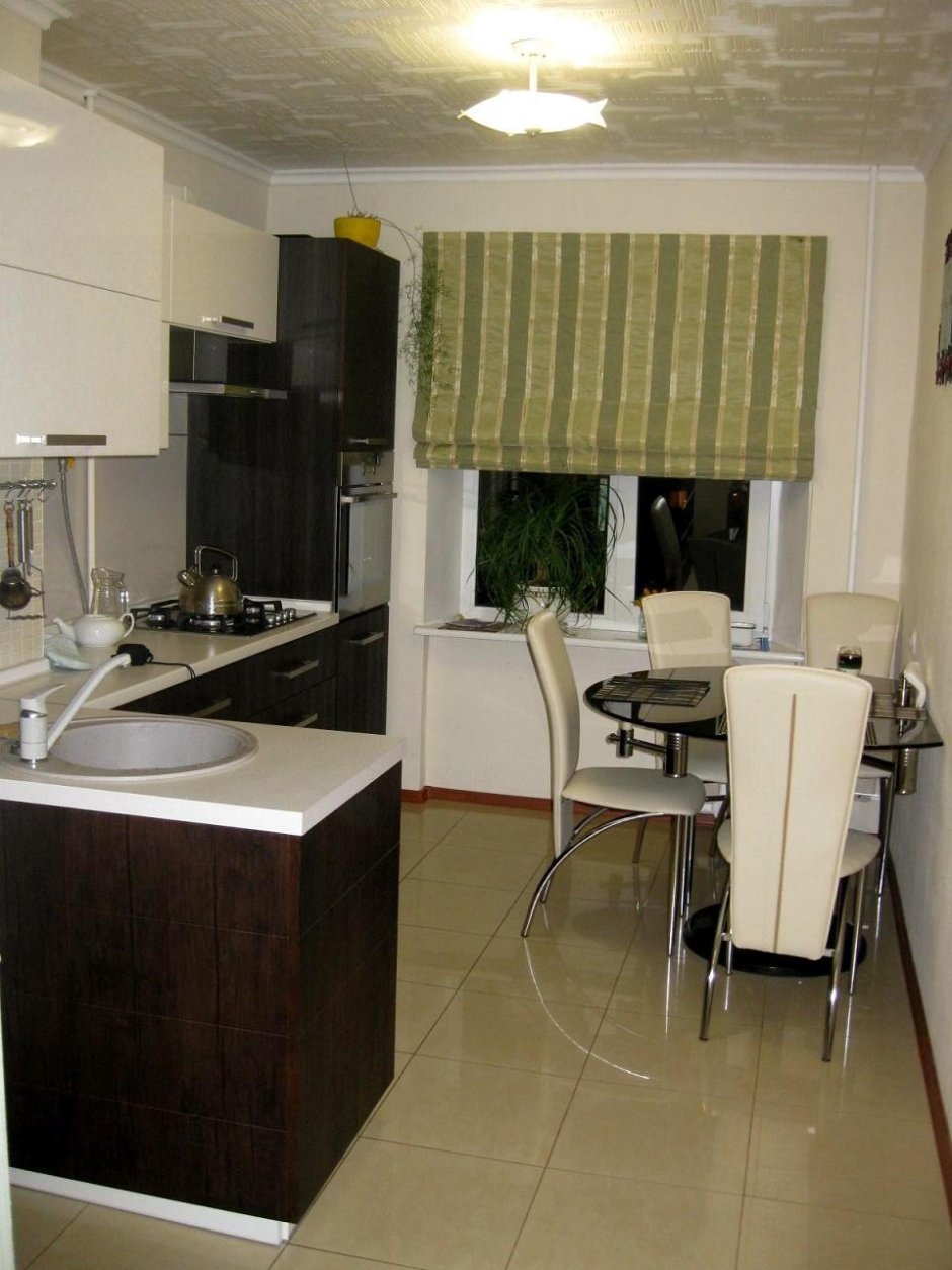 Кухня гостиная в бордовых тонах