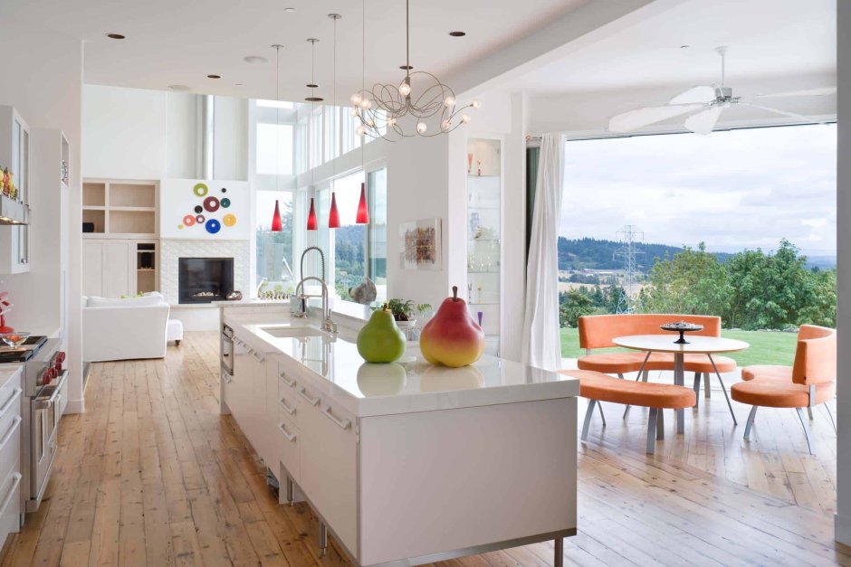 Кухни в доме с окном в современном стиле