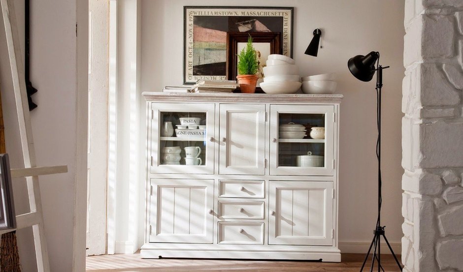 Навесной шкаф на кухню в стиле Кантри