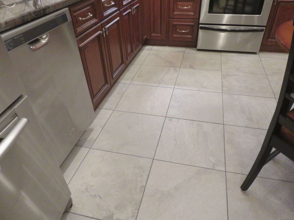 Коричневый кафель на кухне