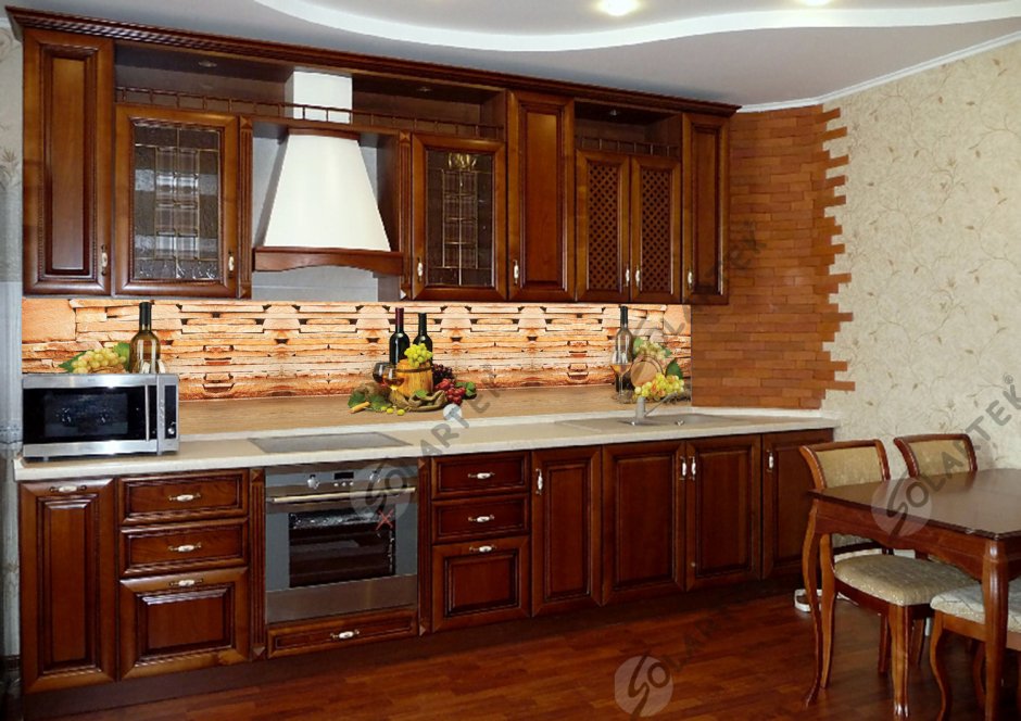 Белая кухня с деревянной столешницей