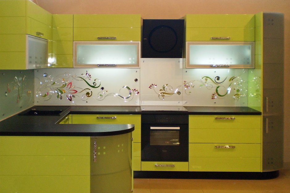 Кухонные цветные панели