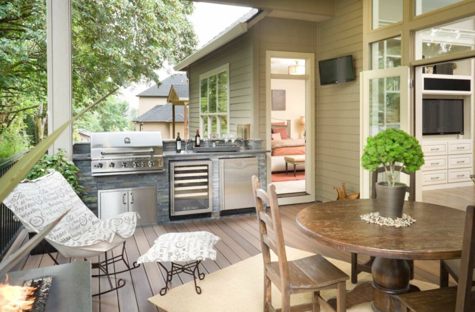 Деревянная летняя кухня