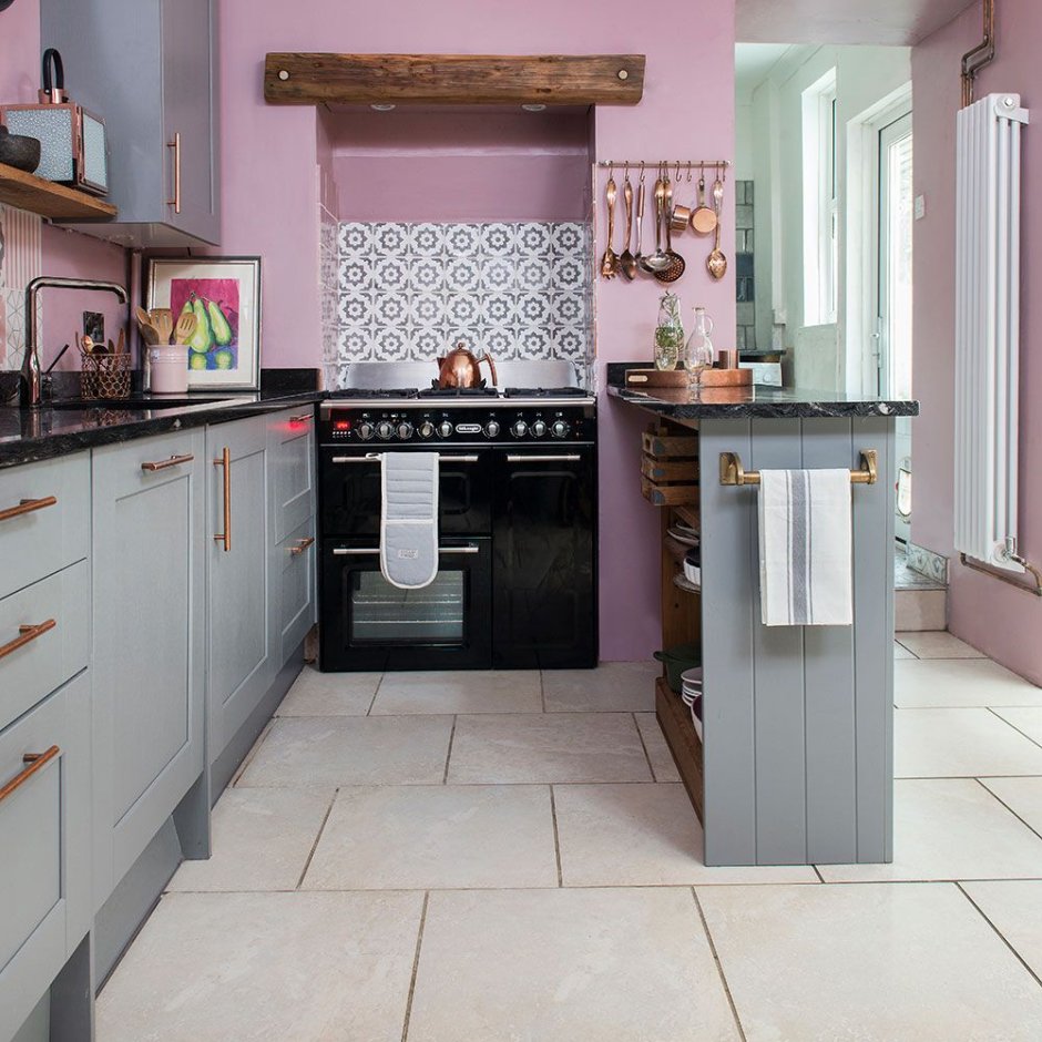 Кухня в розово сером цвете