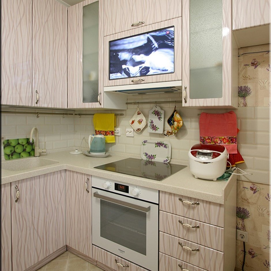 Телевизор на кухню небольшой на стену