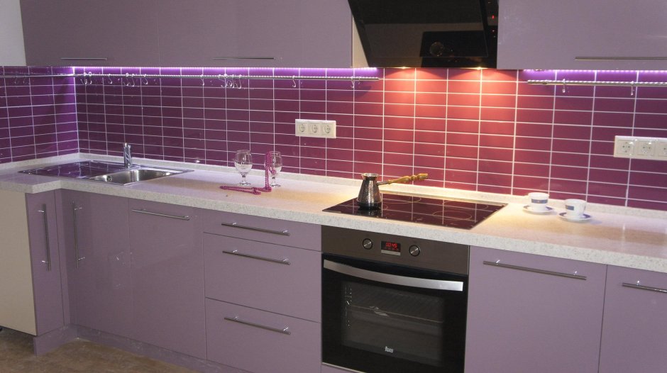 Фиолетовая плитка на кухню (66 фото)
