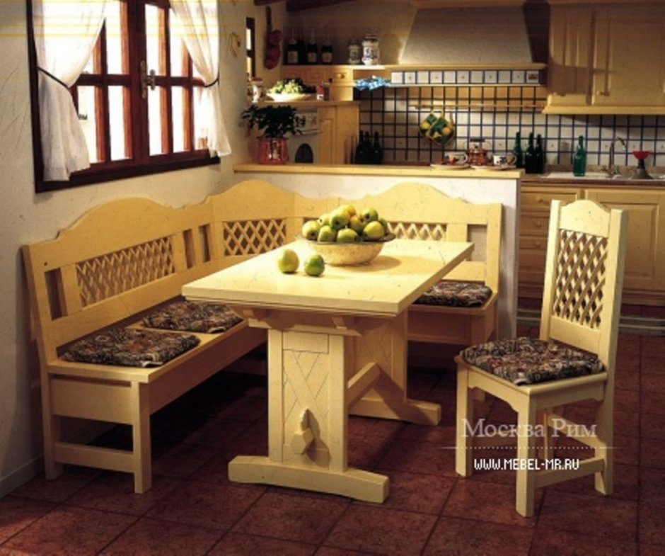 Кухонный уголок деревянный