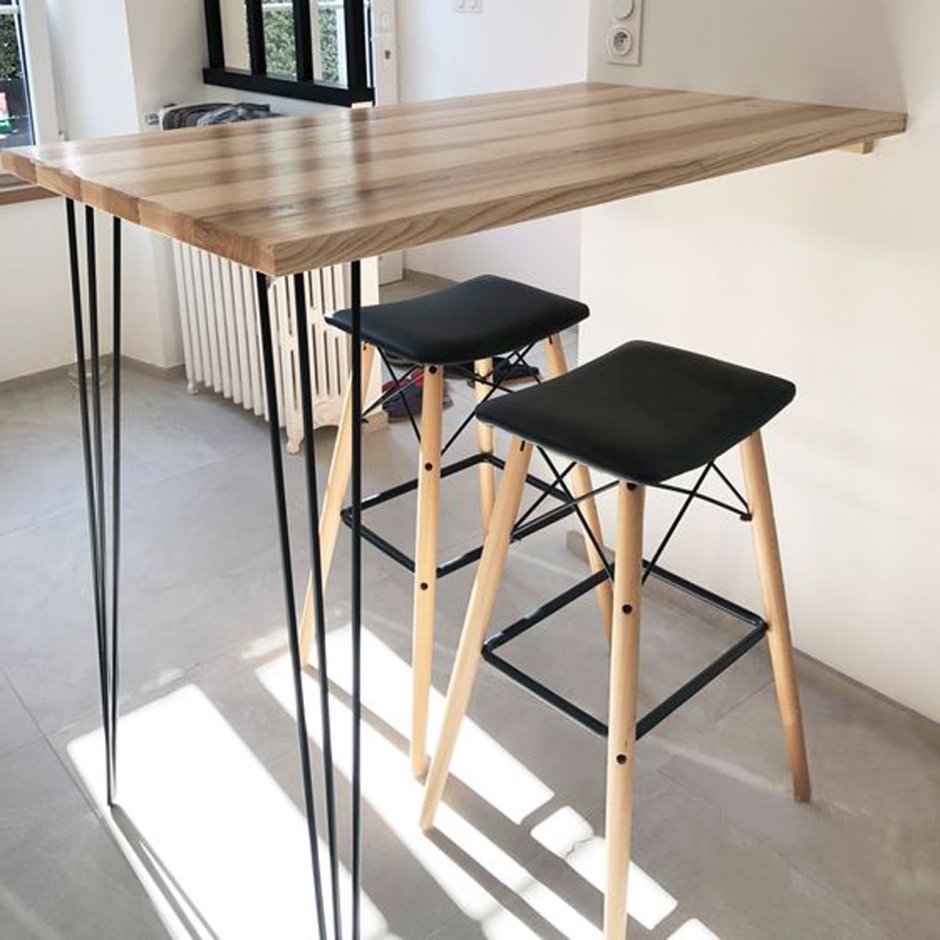 Барный стол и стулья для маленькой кухни