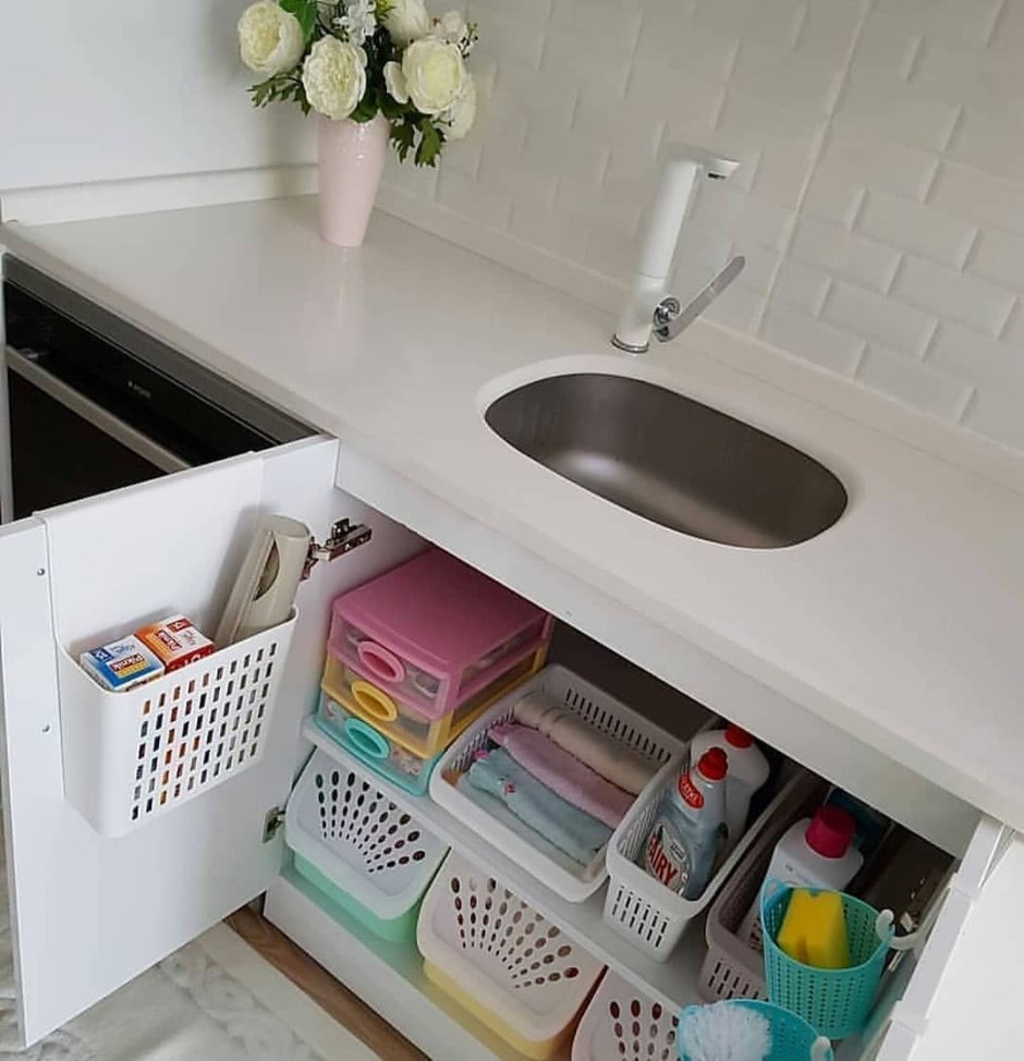 Вместительный шкаф на кухню