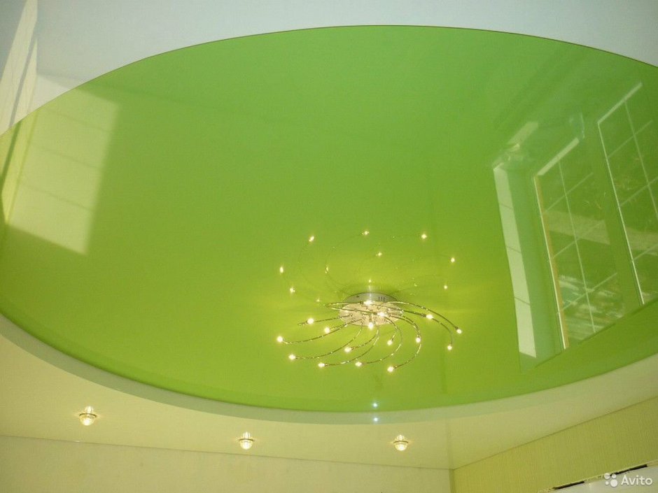 Зеленый натяжной потолок на кухне (70 фото)