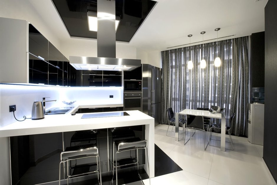 Кухня в чёрно белом стиле с барной стойкой